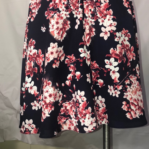 ELLE DRESS! - Picture 9 of 10